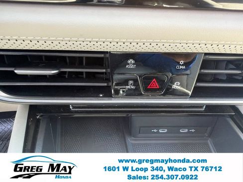 Used 2024 Volkswagen Atlas SE w/ Panoramic Sunroof Package FWD image 19