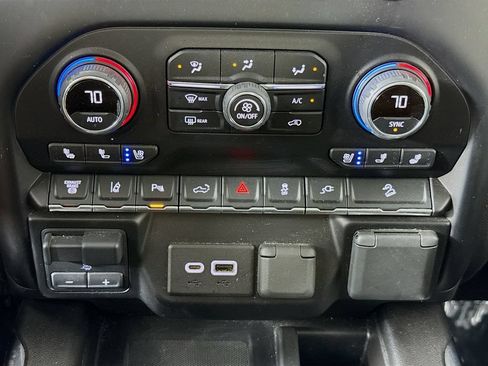 Used 2022 Chevrolet Silverado 2500 High Country w/ Z71 Off-Road Package AWD/4WD image 16