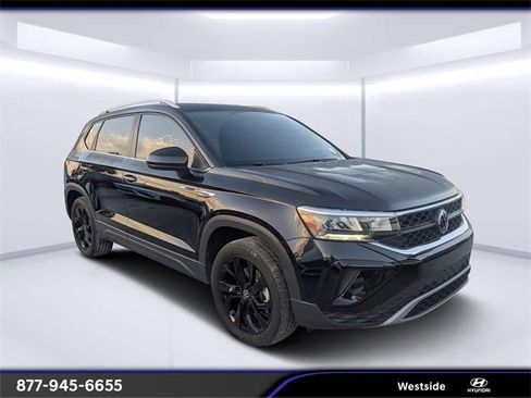 Used 2022 Volkswagen Taos SE image 1