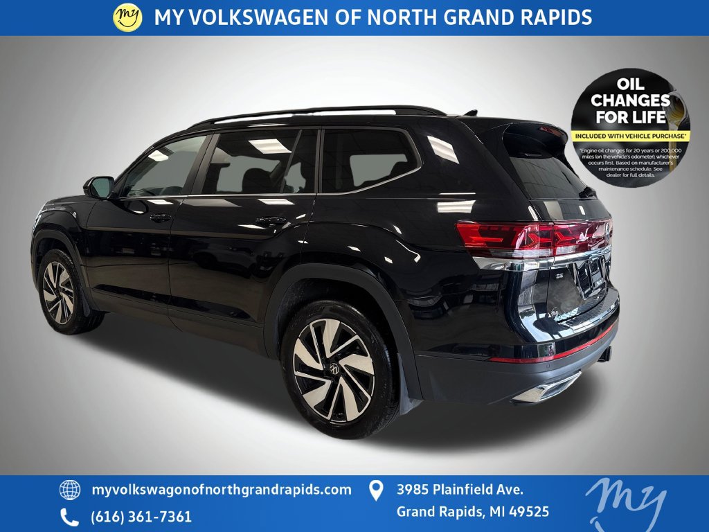 Used 2024 Volkswagen Atlas SE AWD/4WD image 6