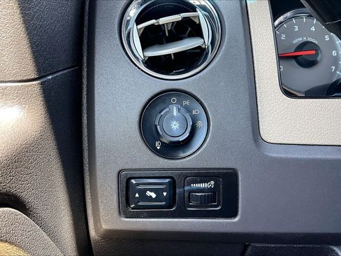 Used 2010 Ford F150 XLT RWD image 29