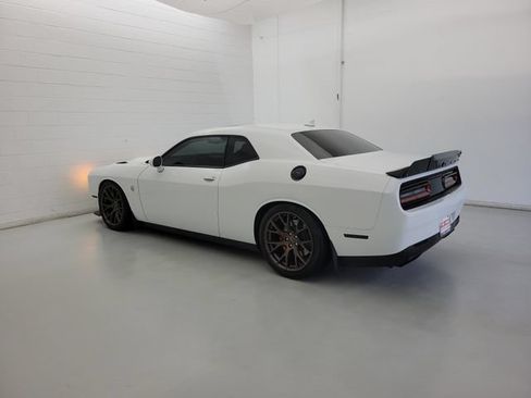 Used 2017 Dodge Challenger SRT Hellcat RWD image 7