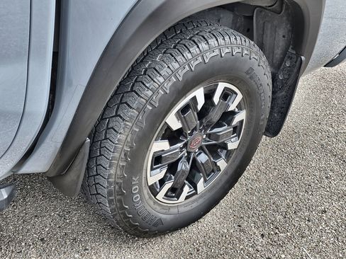 Used 2022 Nissan Frontier PRO-4X image 10