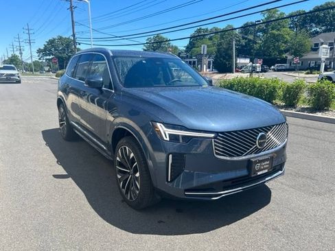 Certified 2025 Volvo XC90 B6 Plus AWD/4WD image 6