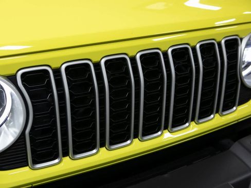 Used 2024 Jeep Wrangler Sahara image 31