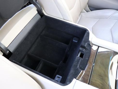 Used 2019 Cadillac Escalade ESV Premium Luxury image 58