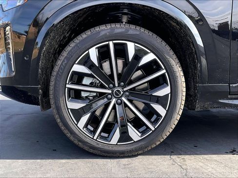 New 2026 Volvo XC90 T8 Ultra w/ Lounge Package image 14