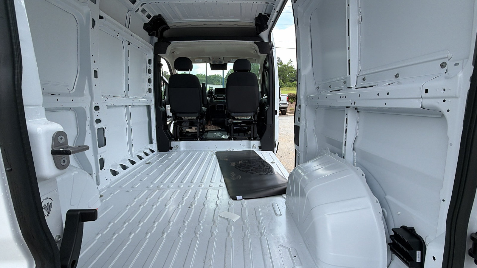New 2026 RAM ProMaster 2500 w/ Convenience Group FWD image 12