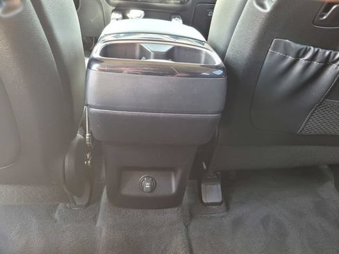 Used 2022 Kia Telluride EX w/ EX Premium Package FWD image 17