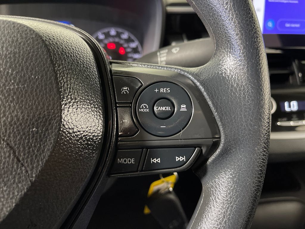 Certified 2025 Toyota Corolla LE FWD image 27