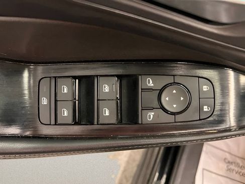 Used 2025 Nissan Rogue SV FWD image 17