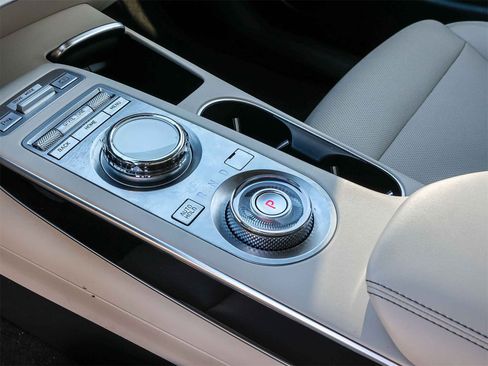 Used 2023 Genesis GV70 2.5T image 20