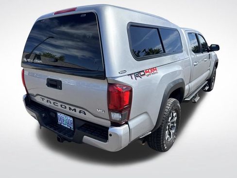 Used 2019 Toyota Tacoma TRD Off-Road w/ Technology Package AWD/4WD image 7