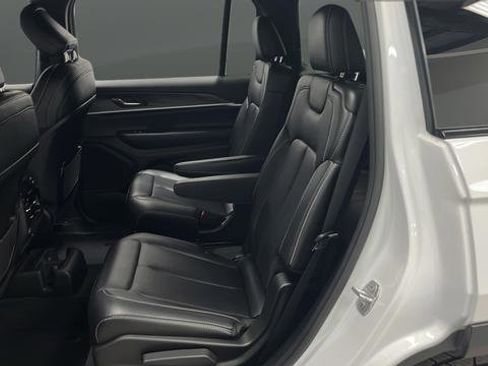 Used 2024 Jeep Grand Cherokee L Limited w/ Black Appearance Package image 29