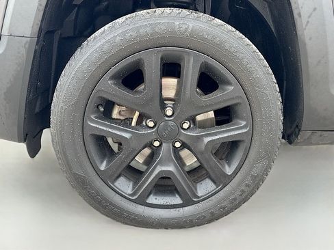 Used 2018 Jeep Renegade Altitude image 22