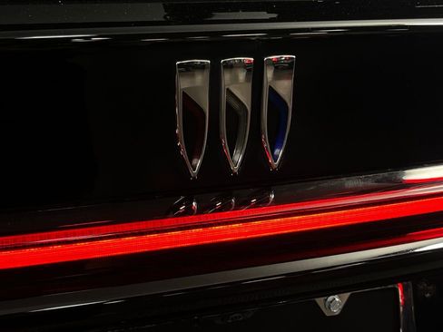 Used 2025 Buick Enclave Sport Touring image 13