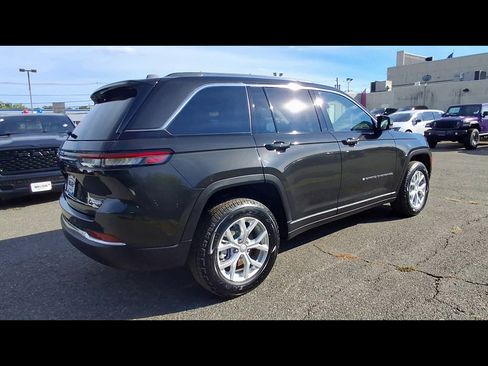 Certified 2023 Jeep Grand Cherokee Limited AWD/4WD image 8