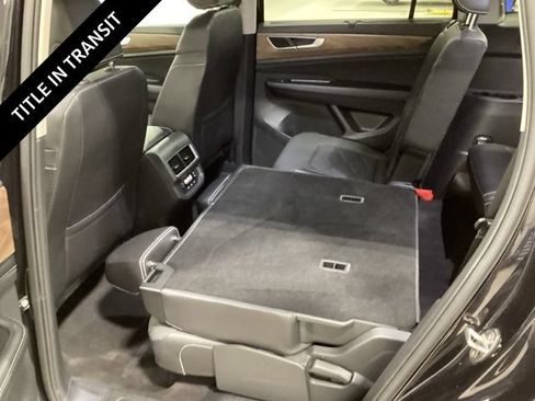 Used 2024 Volkswagen Atlas SE AWD/4WD image 13