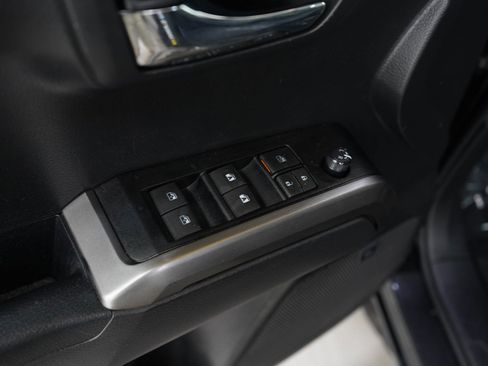 Used 2022 Toyota Tacoma Limited AWD/4WD image 19