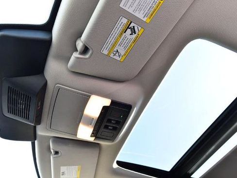 Certified 2025 Nissan Pathfinder SL w/ SL Premium Package image 25