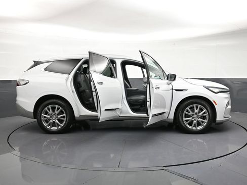 Certified 2024 Buick Enclave Essence w/ Experience Buick Package AWD/4WD image 33