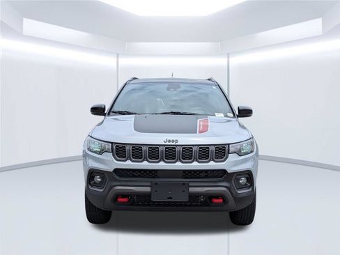 Used 2024 Jeep Compass Trailhawk AWD/4WD image 11