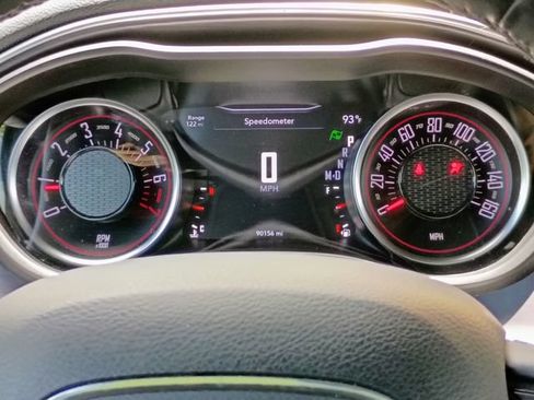 Used 2017 Dodge Challenger SXT RWD image 40