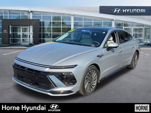 Used 2025 Hyundai Sonata Limited image 1