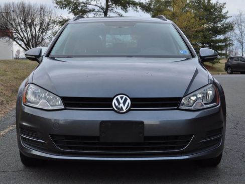 Used 2015 Volkswagen Golf S image 2