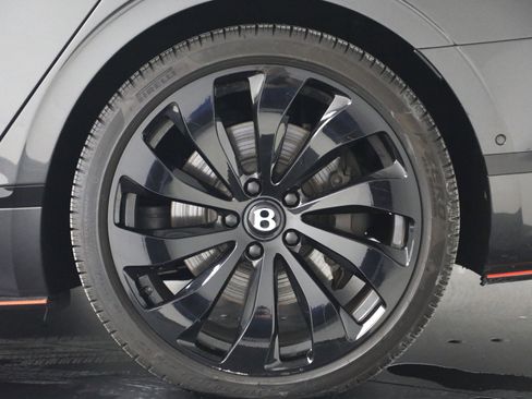 Certified 2022 Bentley Flying Spur V8 image 15