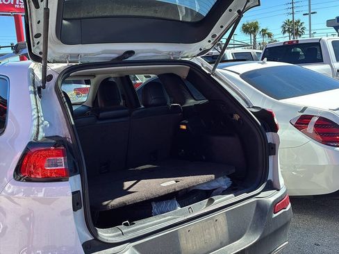 Used 2015 Jeep Cherokee Limited FWD image 6