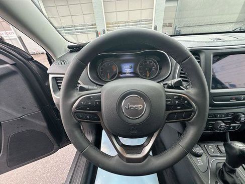 Certified 2022 Jeep Cherokee Latitude Lux image 16