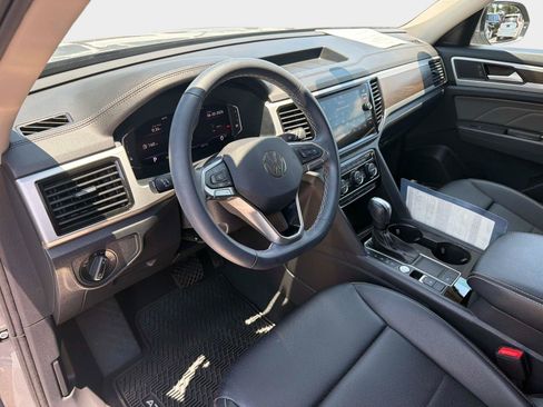 Certified 2023 Volkswagen Atlas SE FWD image 18