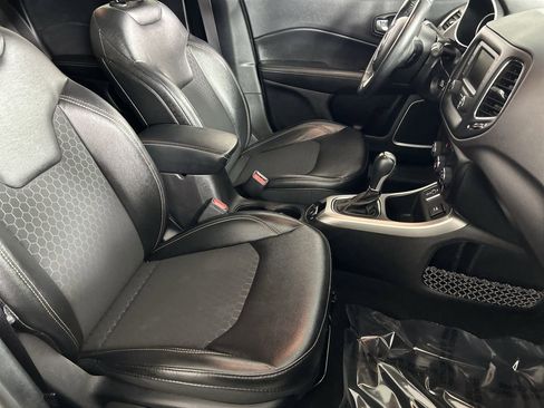 Used 2018 Jeep Compass Latitude image 26