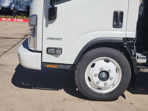 New 2024 Chevrolet Low Cab Forward image 14