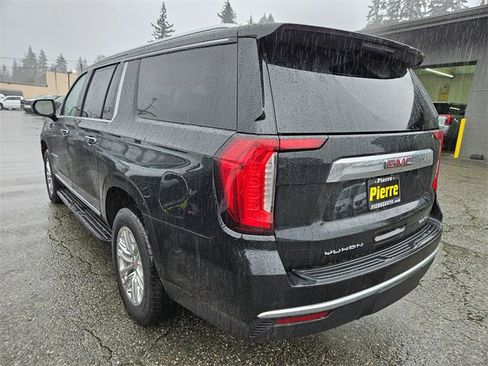 Used 2023 GMC Yukon XL SLT image 5