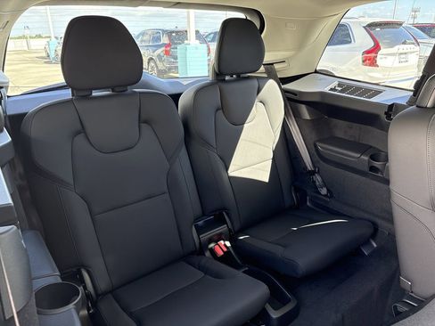 New 2026 Volvo XC90 B5 Plus image 16