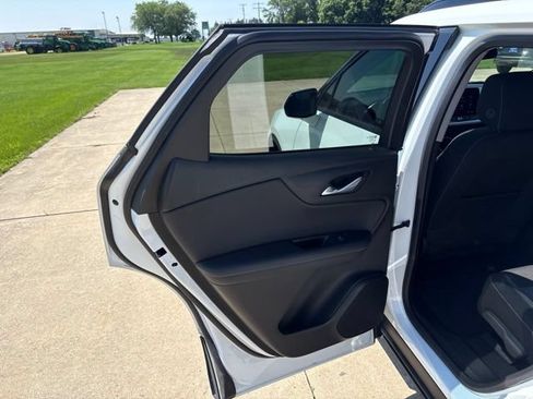 Used 2024 Chevrolet Blazer LT w/ Convenience Package FWD image 15