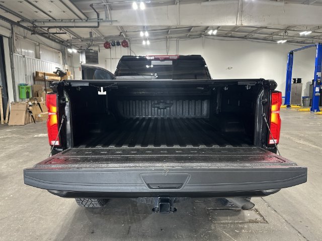 Used 2025 Chevrolet Silverado 2500 ZR2 w/ Technology Package AWD/4WD image 25