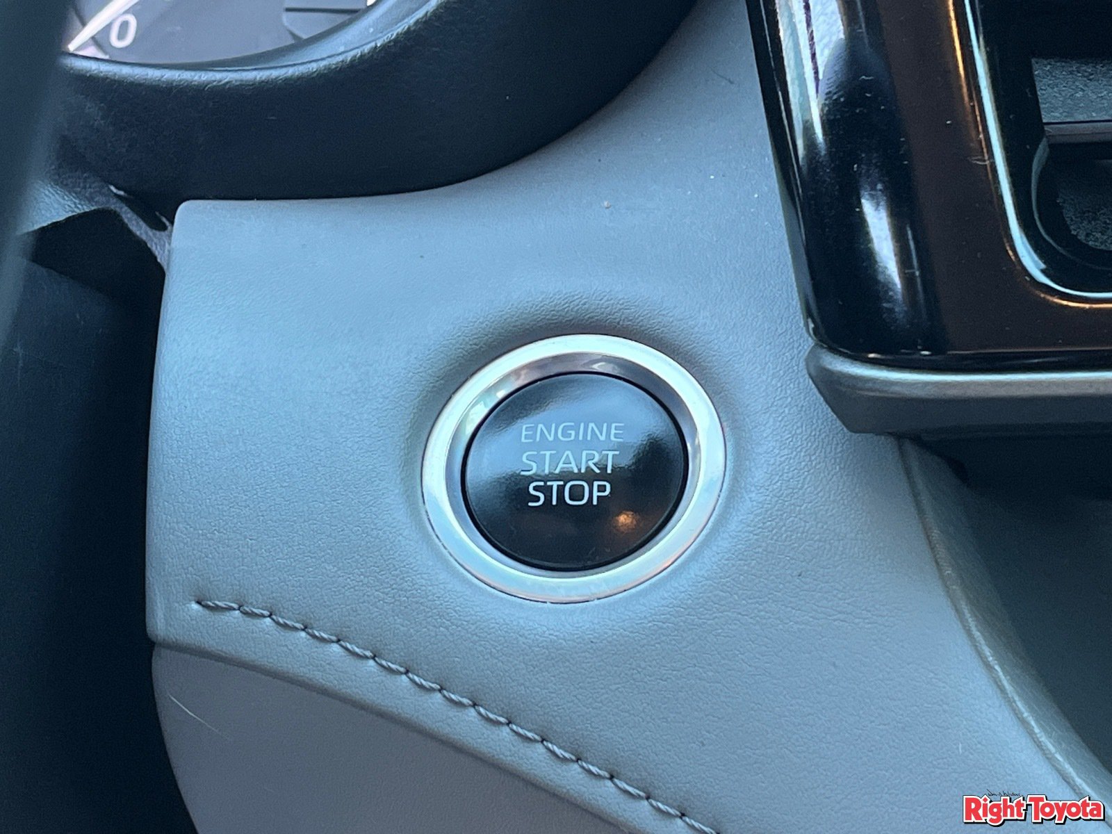Used 2024 Toyota Highlander XLE AWD/4WD image 25