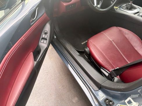 Used 2020 MAZDA MX-5 Miata RF Grand Touring RWD image 8