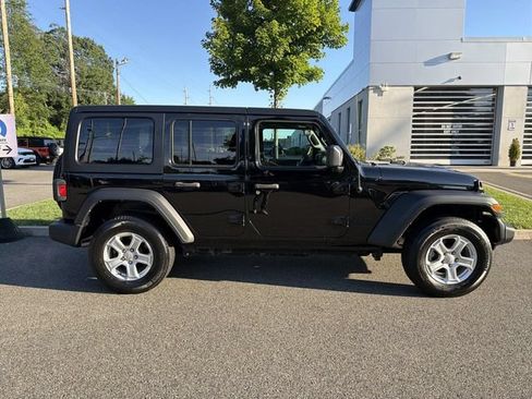 Used 2022 Jeep Wrangler Unlimited Sport AWD/4WD image 9