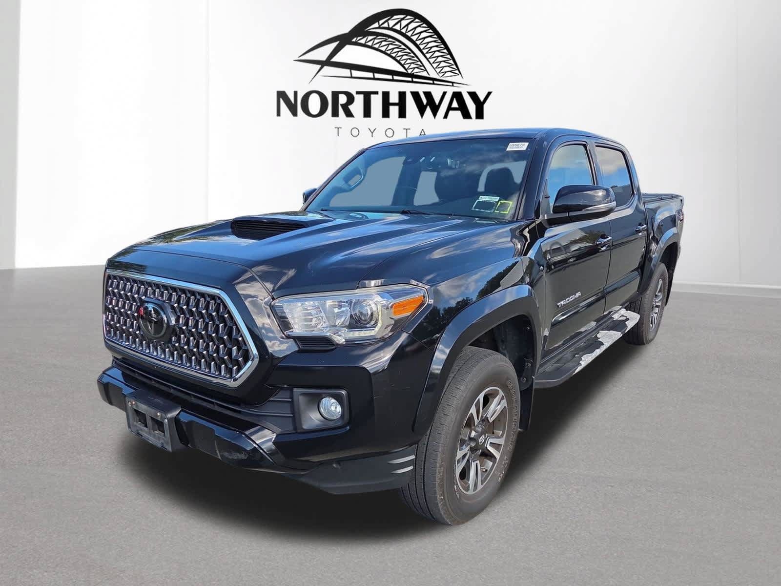 Used 2018 Toyota Tacoma TRD Sport AWD/4WD image 7