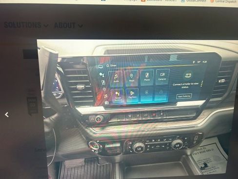 Used 2024 Chevrolet Silverado 2500 LTZ w/ LTZ Convenience Package image 18