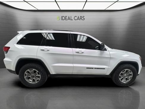 Used 2018 Jeep Grand Cherokee Laredo AWD/4WD image 4