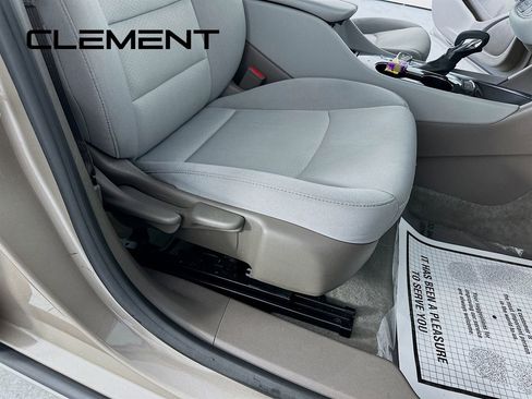 Used 2024 Chevrolet Malibu LT FWD image 32