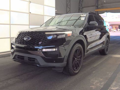 Used 2020 Ford Explorer ST image 3