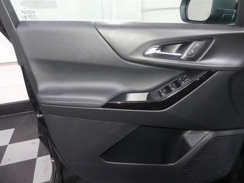 Used 2026 Chevrolet Equinox LT FWD image 18