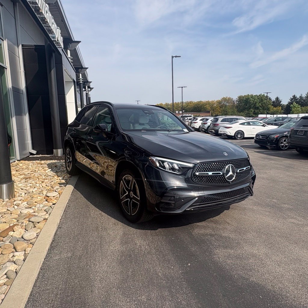 Used 2026 Mercedes-Benz GLC 300 4MATIC image 4