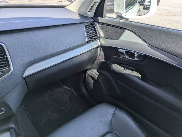 Used 2022 Volvo XC90 T5 Momentum w/ Advanced Package FWD image 21
